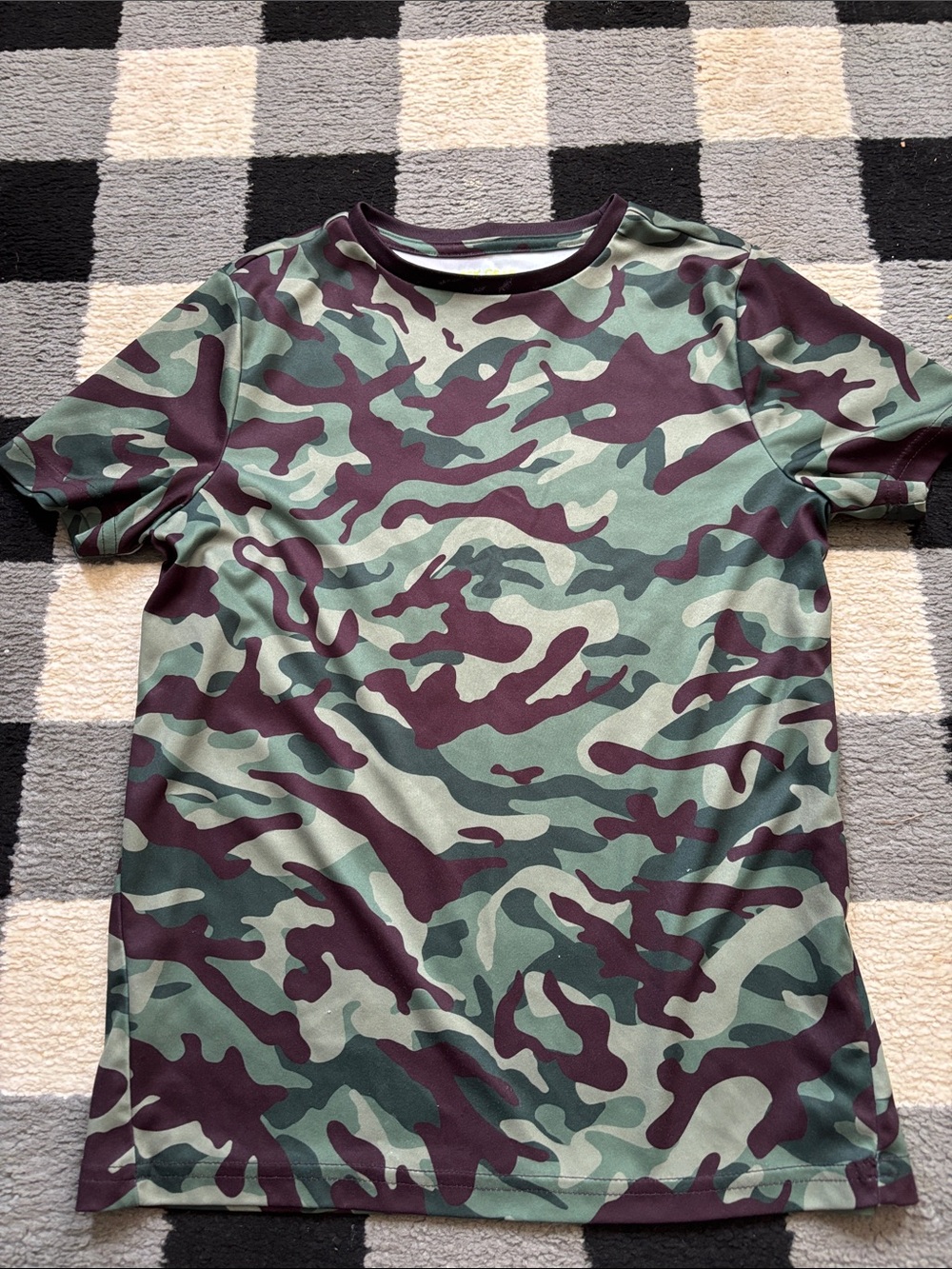 Tek Gear Boys  Dry Tek Short-Sleeve Camo Tee in Green and Burgundy